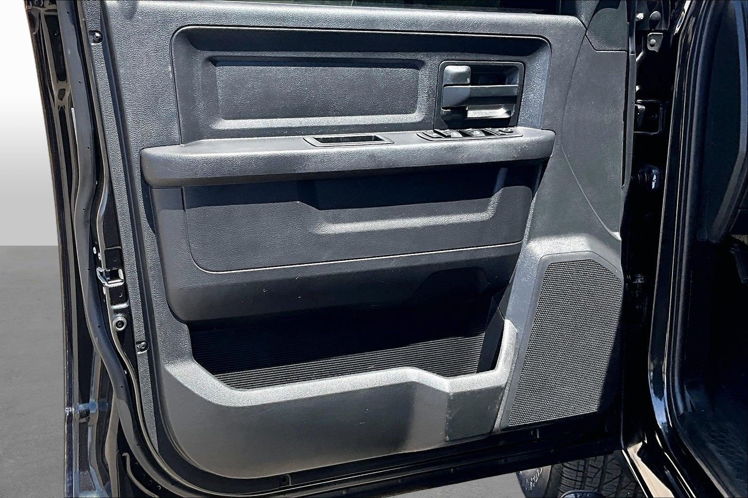 Used 2015 RAM 1500 Express AWD/4WD image 17