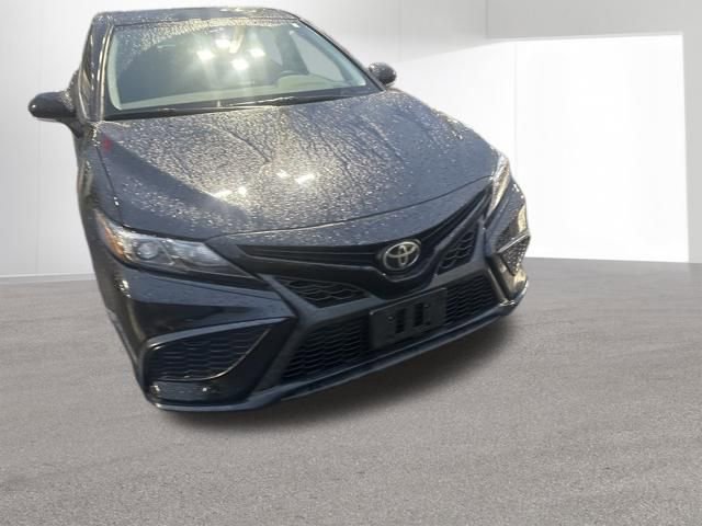 Used 2023 Toyota Camry SE FWD image 6