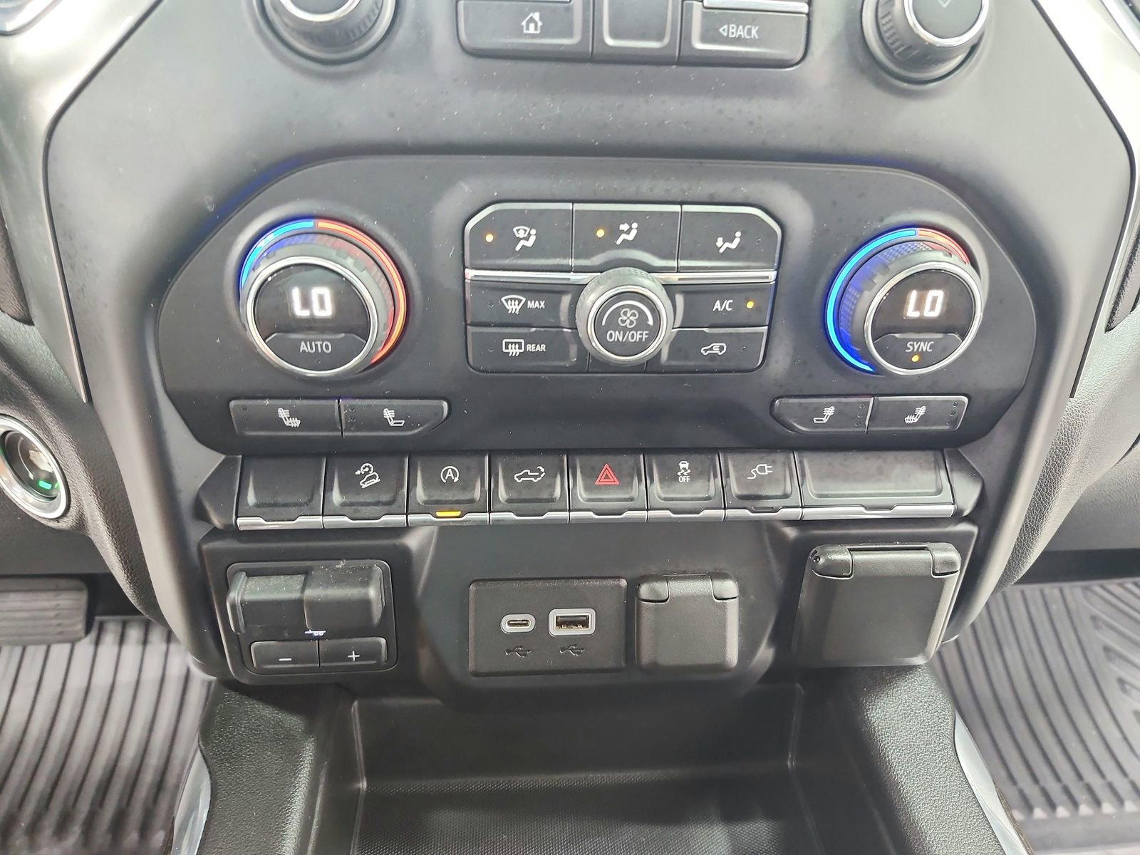 Used 2019 Chevrolet Silverado 1500 RST w/ All-Star Edition AWD/4WD image 27