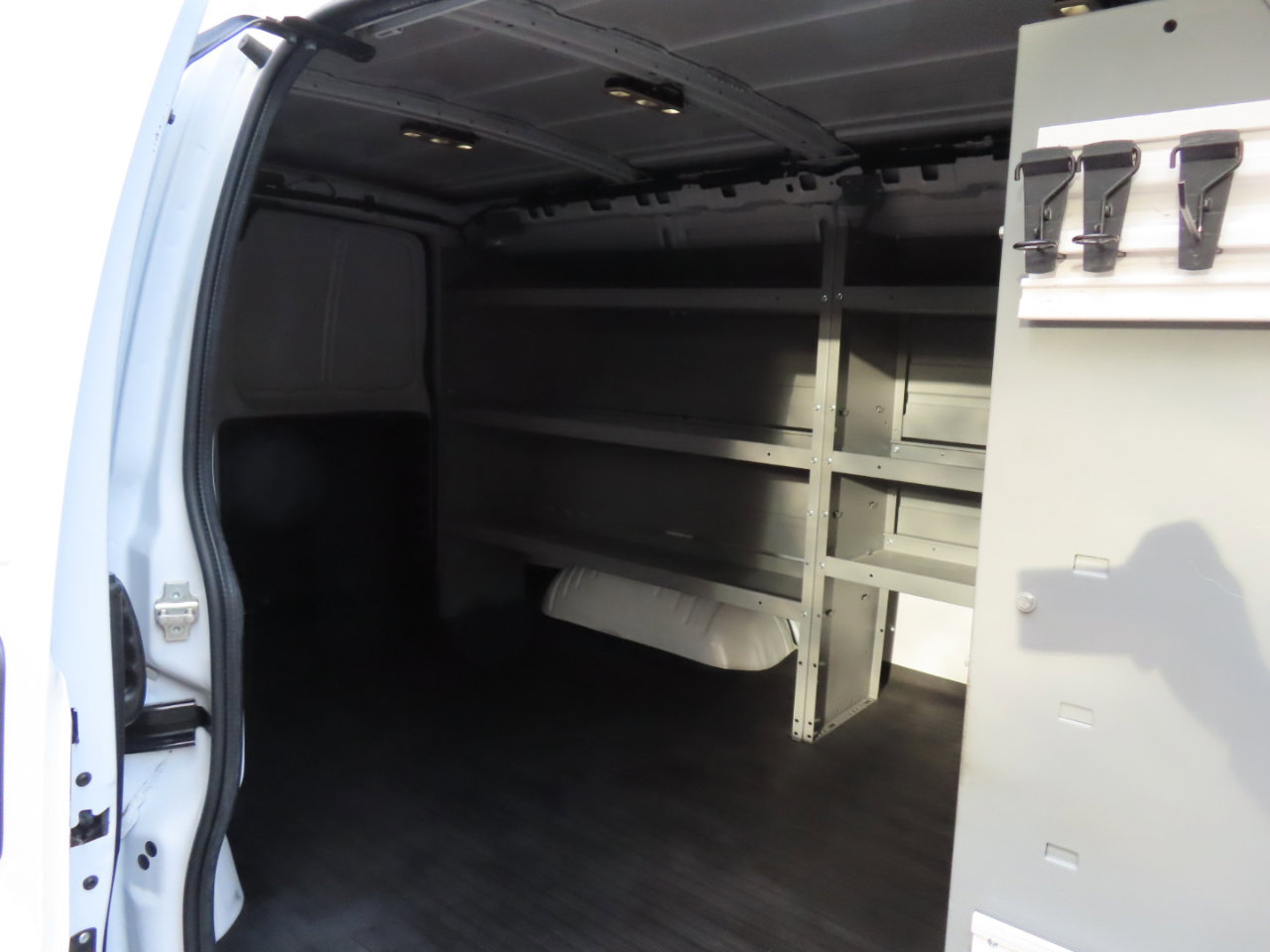Used 2022 Chevrolet Express 2500 w/ Driver Convenience Package image 13
