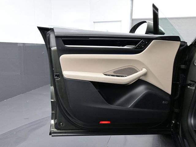 New 2025 Porsche Macan 4S Electric image 7