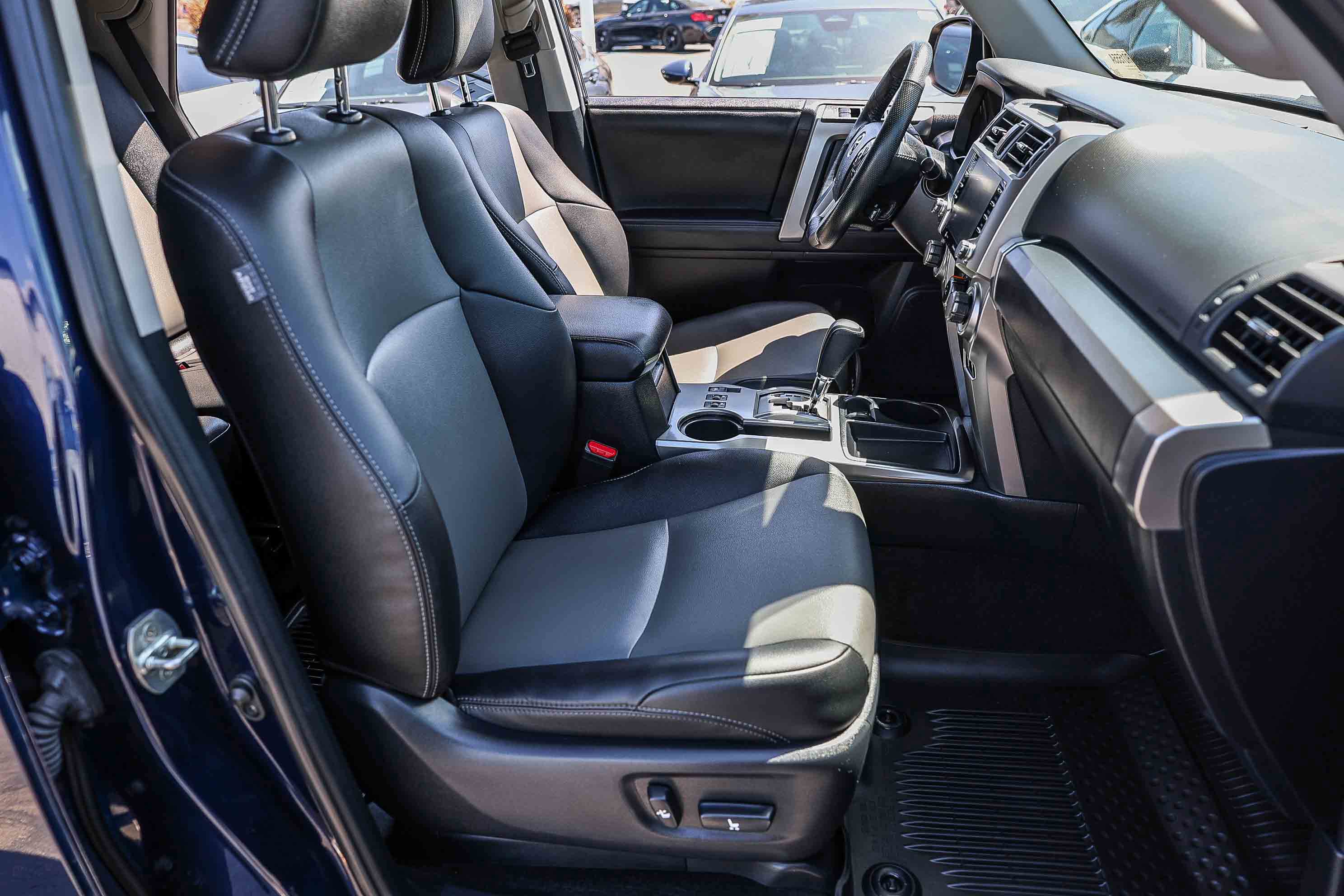 Used 2024 Toyota 4Runner SR5 Premium w/ Moonroof Package RWD image 8
