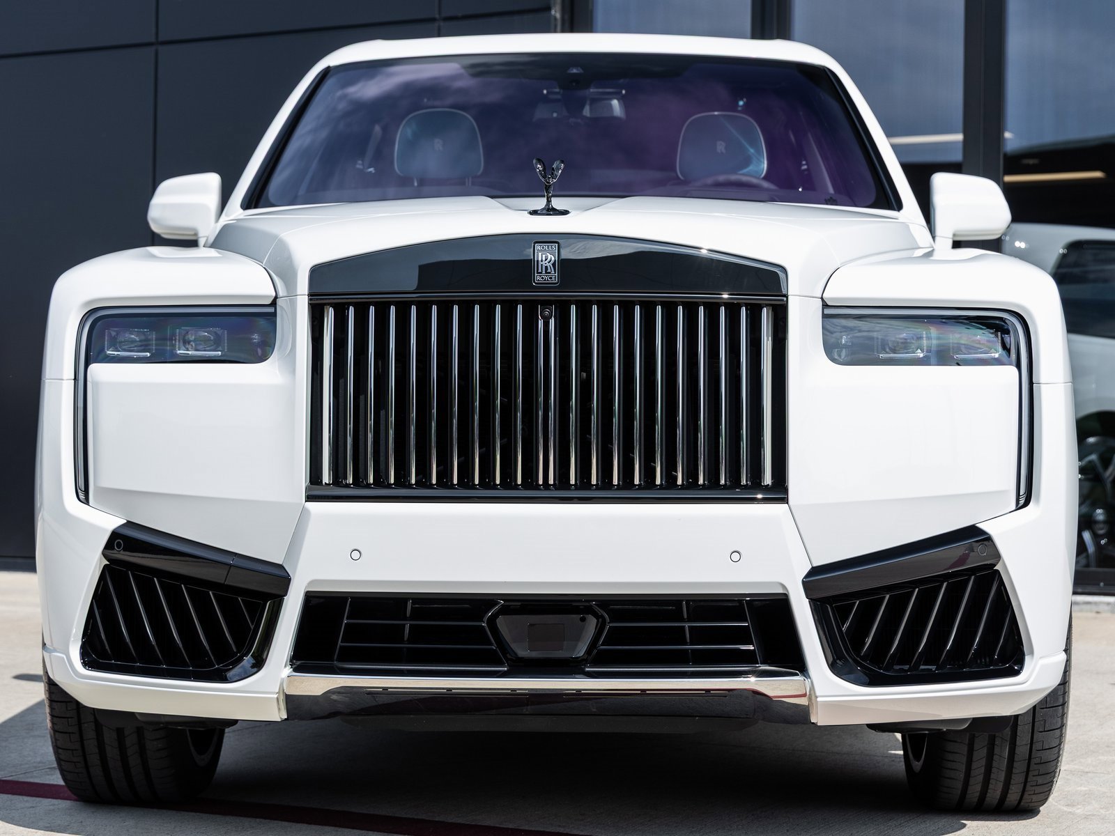 New 2026 Rolls-Royce Cullinan Black Badge image 7
