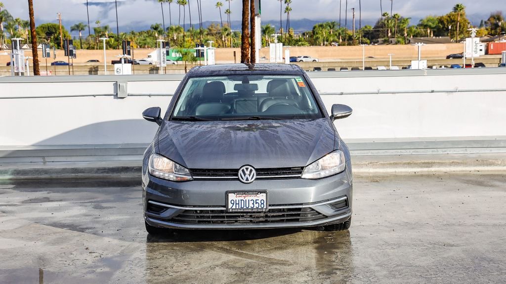 Used 2021 Volkswagen Golf 4-Door image 3