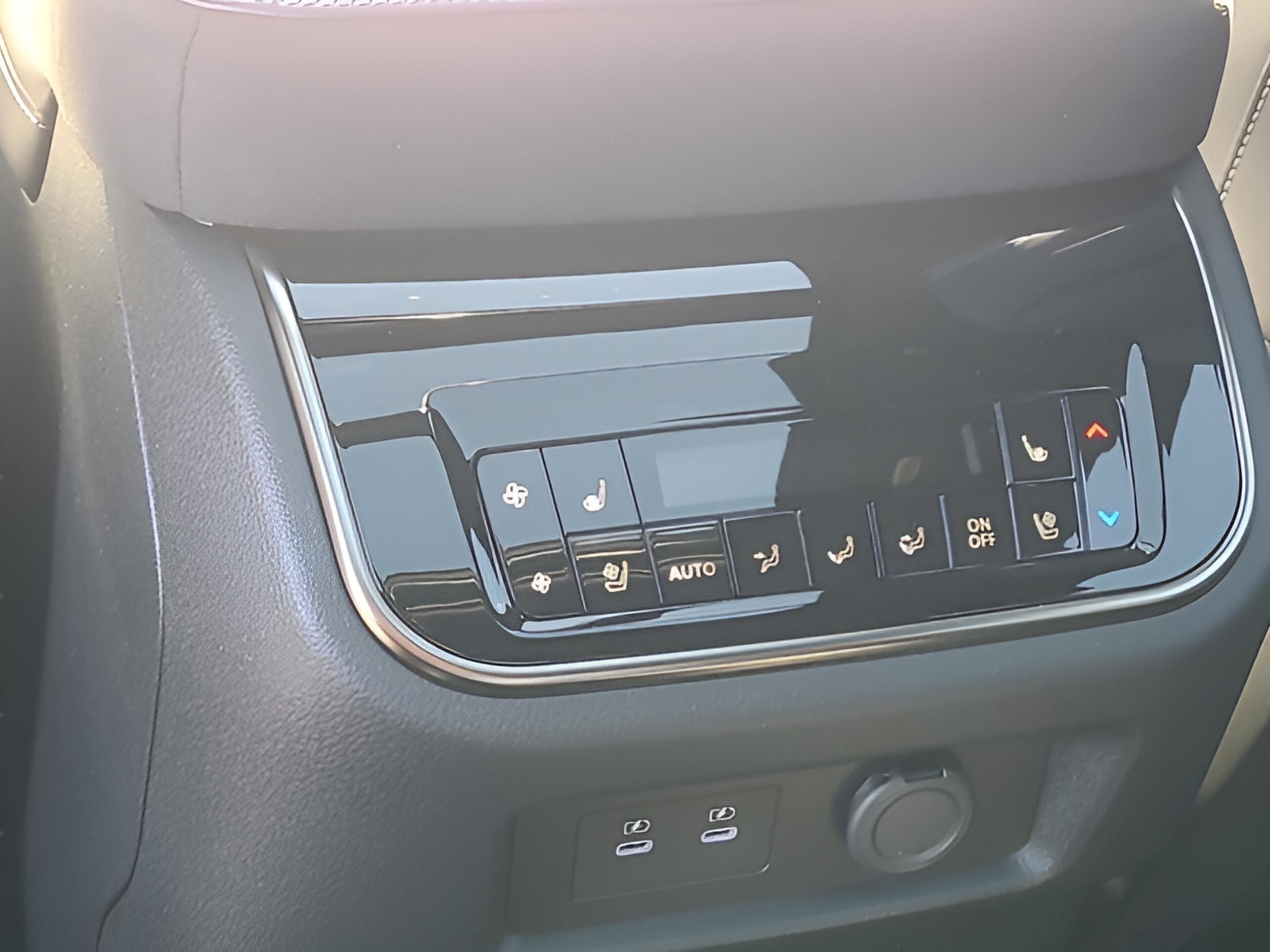 New 2026 INFINITI QX80 4WD w/ Sport Exterior Package image 14