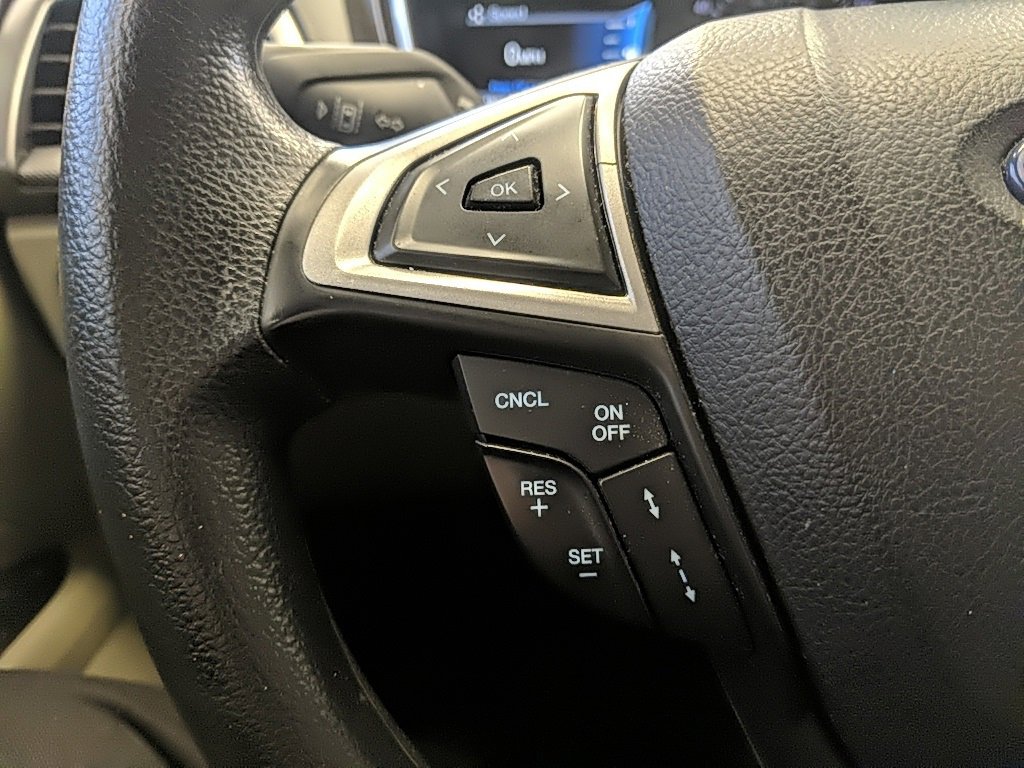 Used 2020 Ford Fusion SE image 11