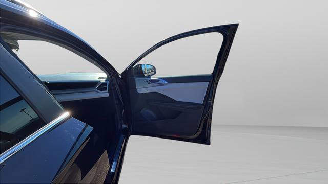 New 2026 Volkswagen Taos SE image 14