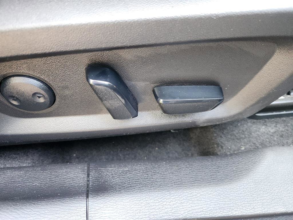 Used 2024 Mitsubishi Outlander SEL AWD/4WD image 14