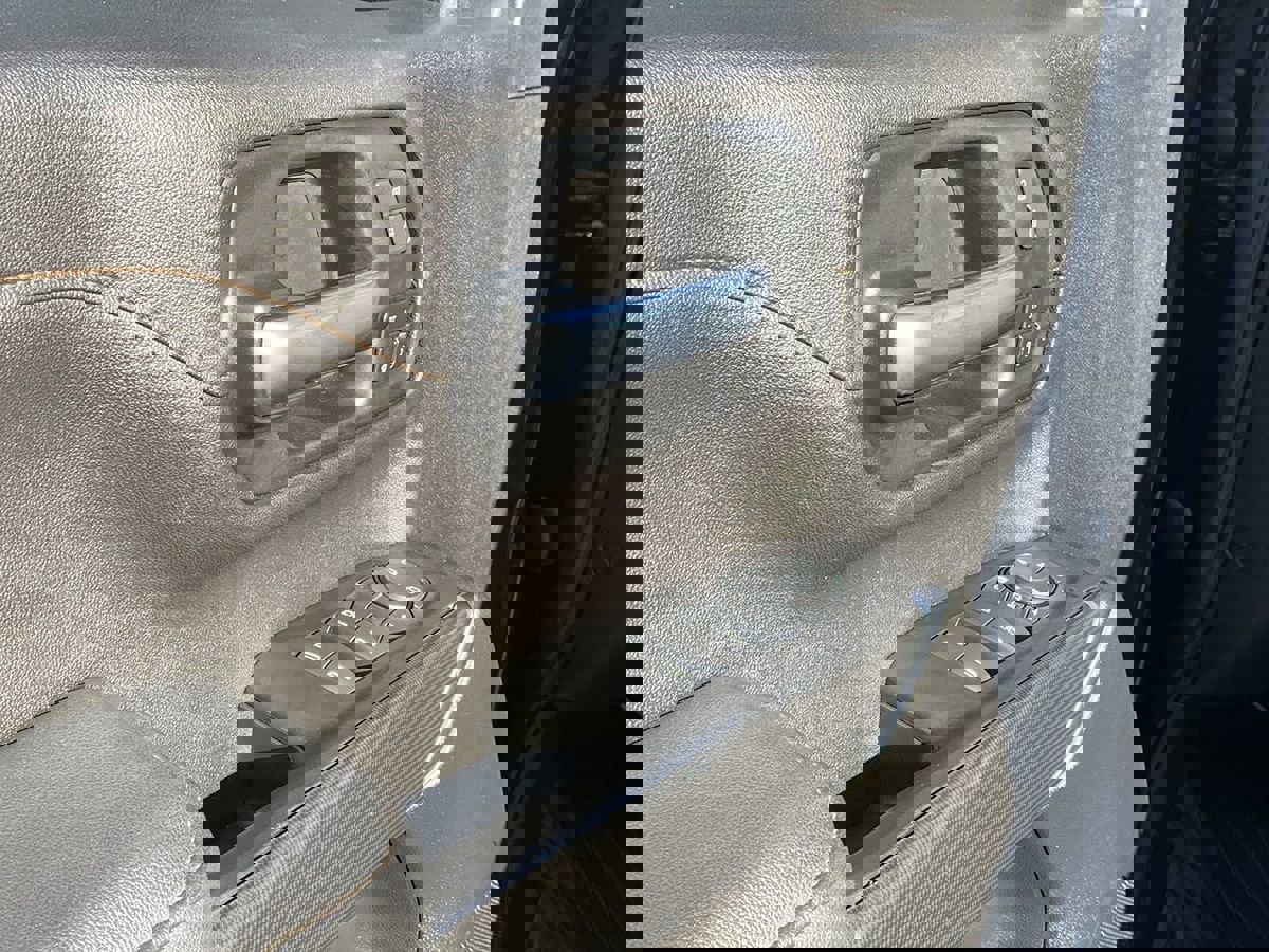 Used 2020 GMC Sierra 2500 AT4 w/ AT4 Premium Package image 17