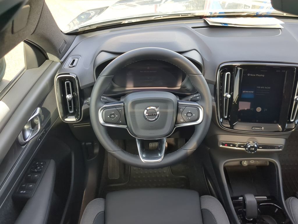 Used 2023 Volvo C40 Recharge Core image 24