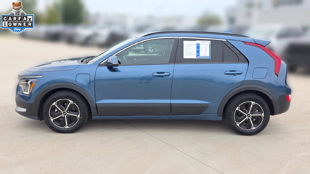 Used 2025 Kia Niro EX w/ EX Cold Weather Package FWD image 2