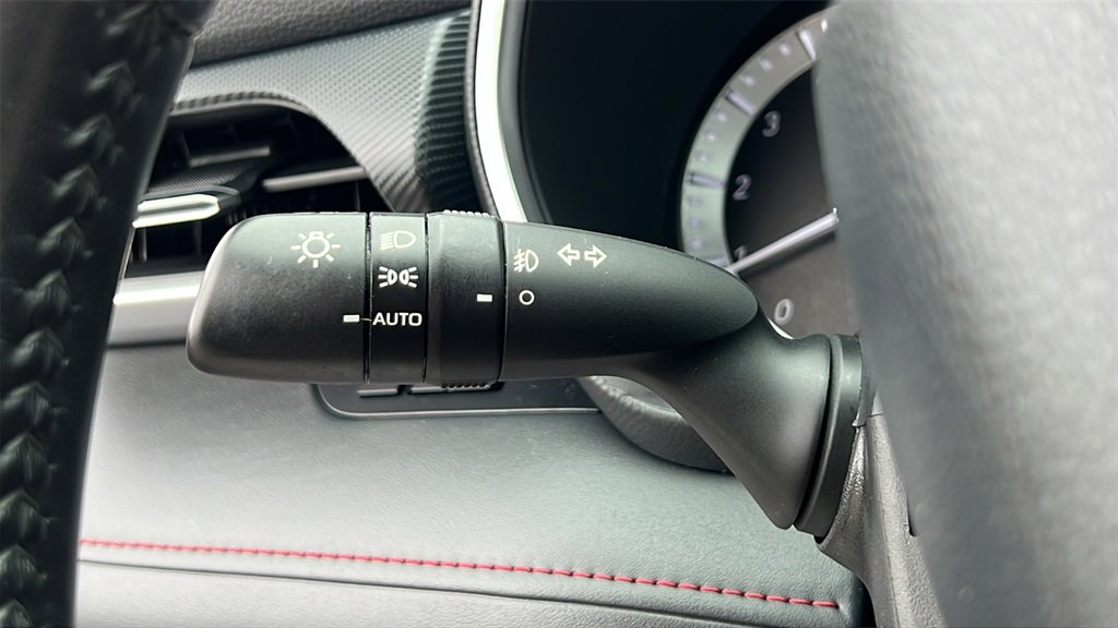 Used 2022 Toyota Highlander XSE image 17