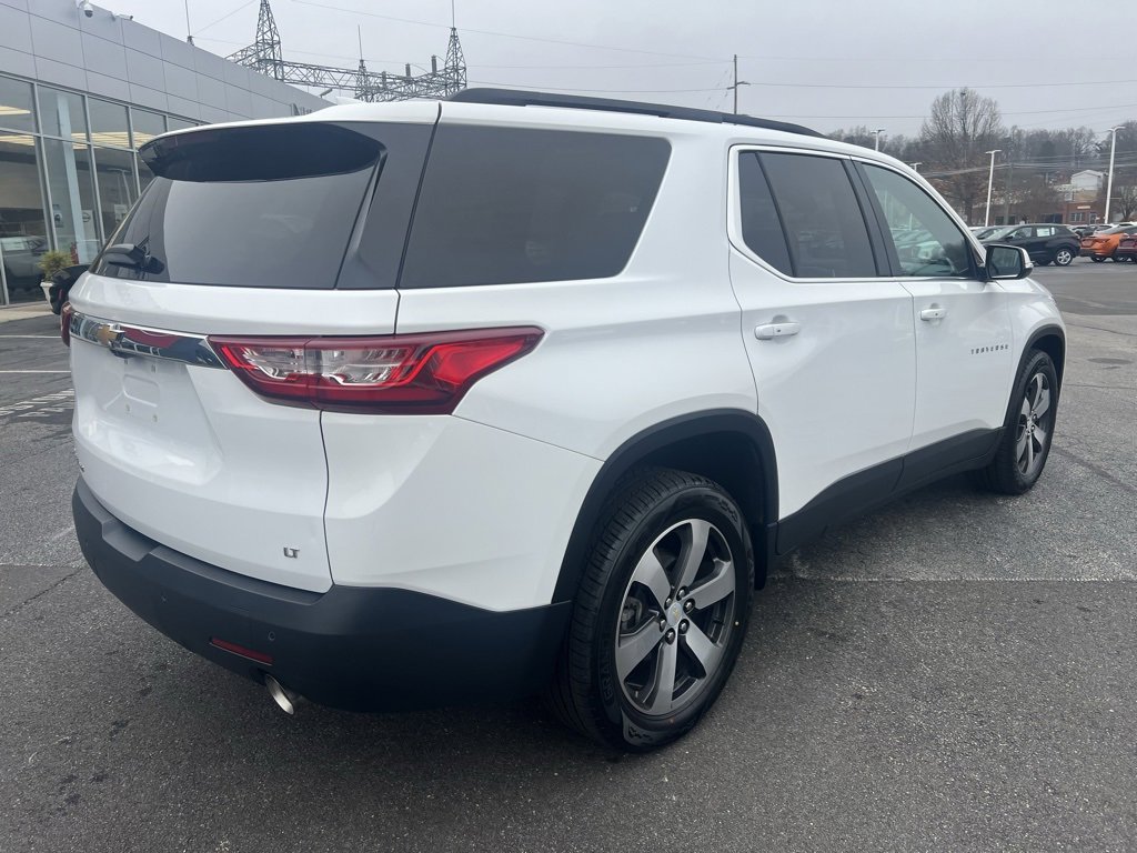 Used 2020 Chevrolet Traverse LT w/ LT Premium Package image 9