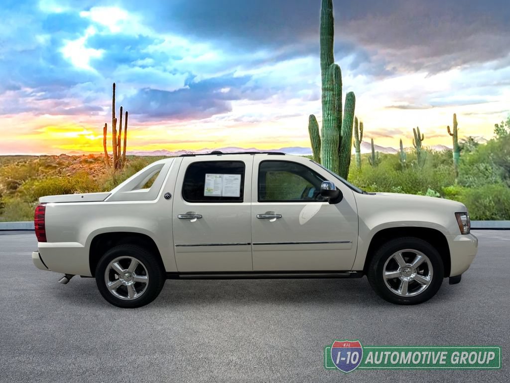 Used 2013 Chevrolet Avalanche LTZ AWD/4WD image 3