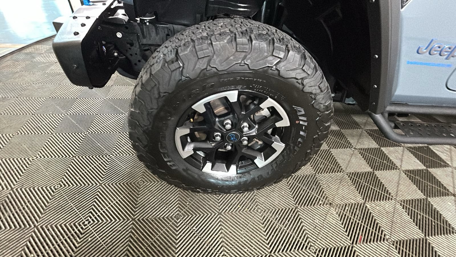 Used 2024 Jeep Wrangler Unlimited Rubicon 4xe w/ Capability Package AWD/4WD image 10