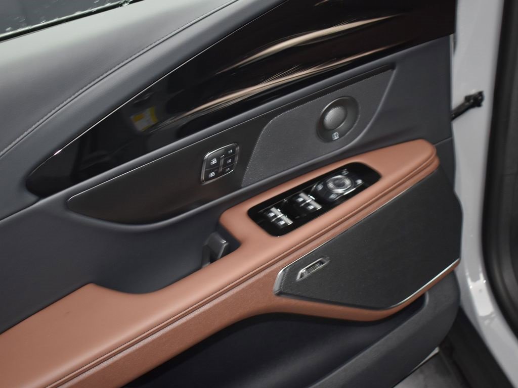 New 2026 Lincoln Nautilus Reserve w/ Jet Appearance Package image 6