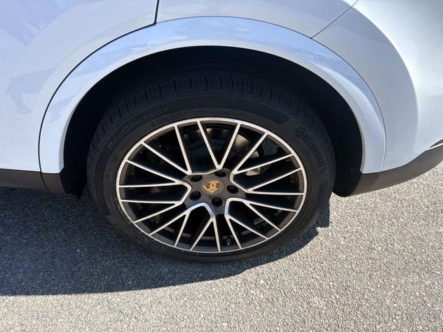 Used 2022 Porsche Cayenne AWD/4WD image 12