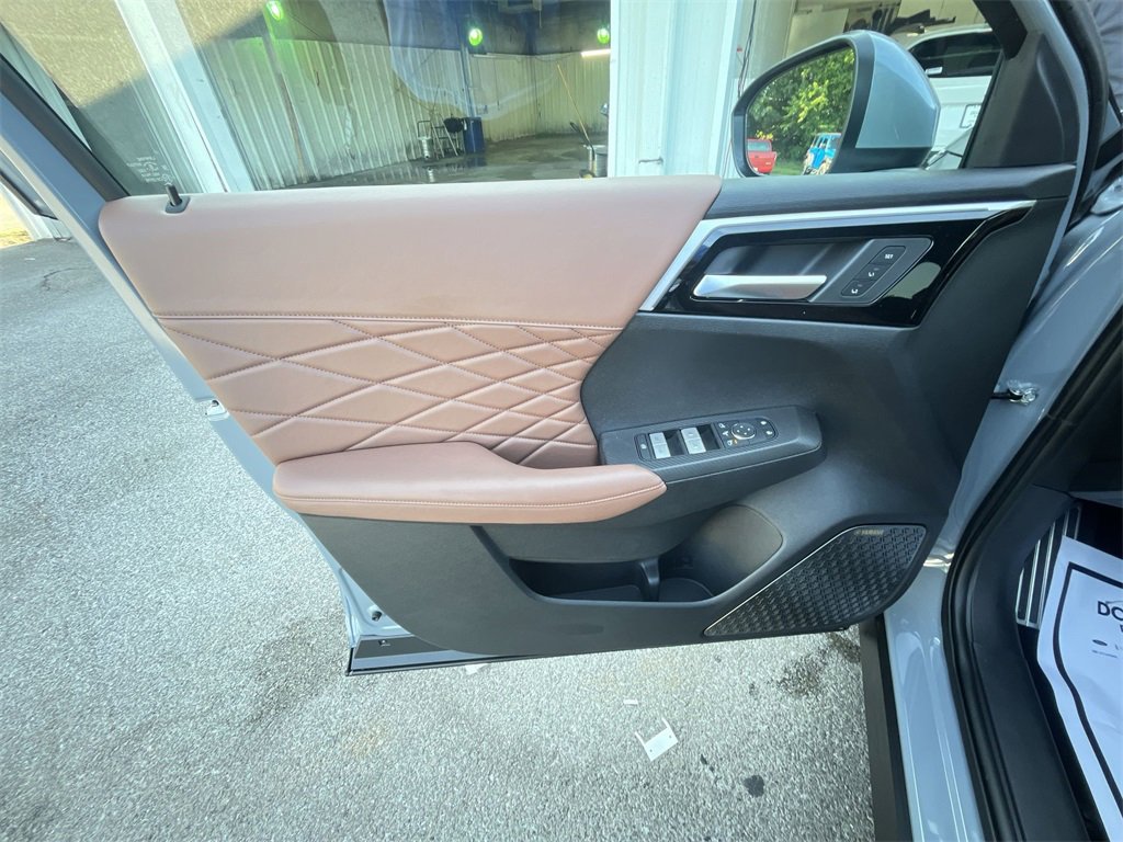 New 2025 Mitsubishi Outlander SEL image 13