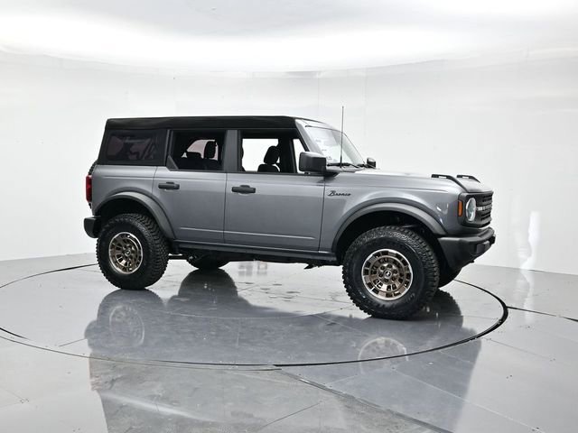 New 2025 Ford Bronco 4-Door image 4