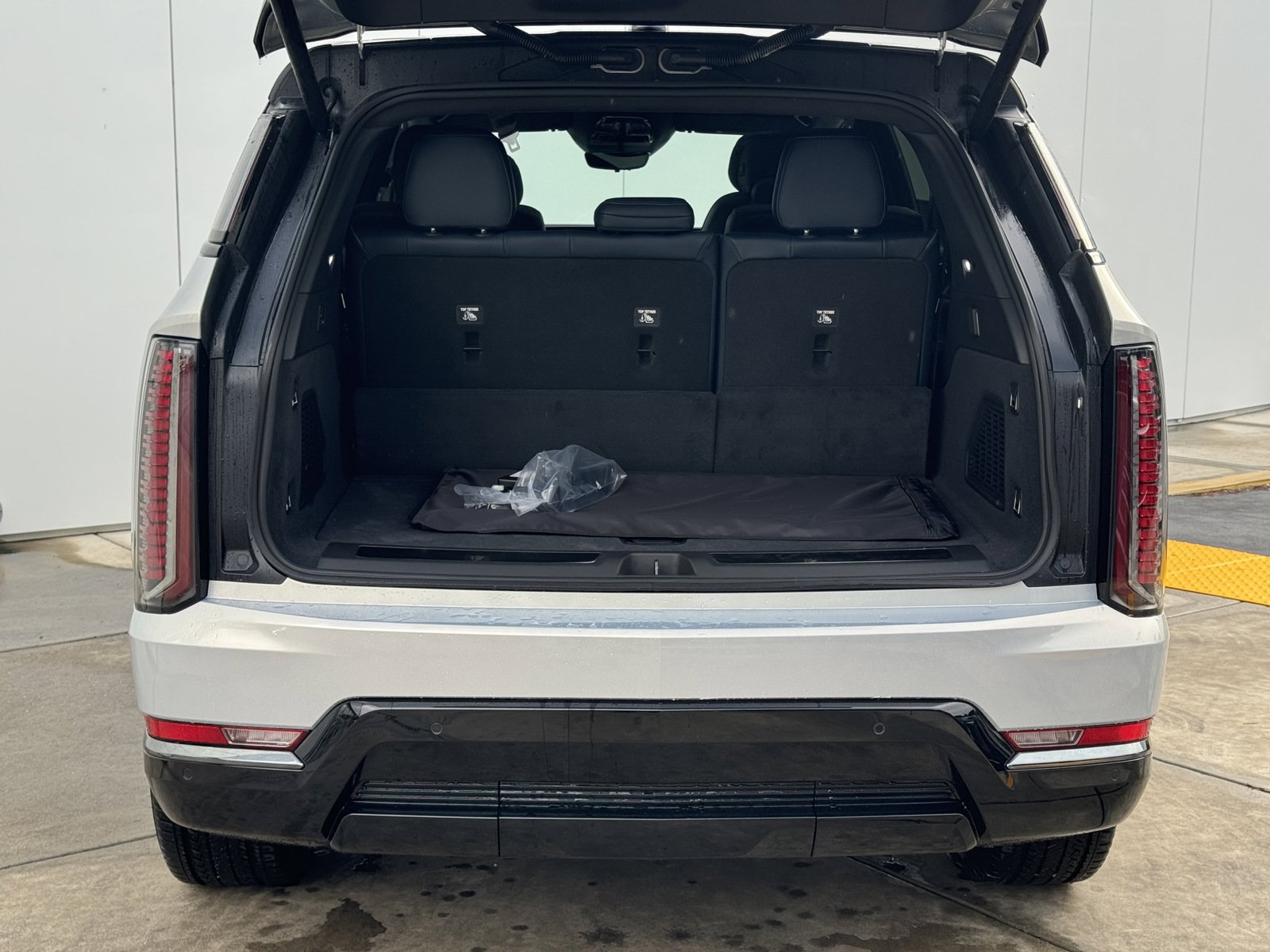 New 2025 Cadillac Escalade IQ Sport 2 AWD/4WD image 9