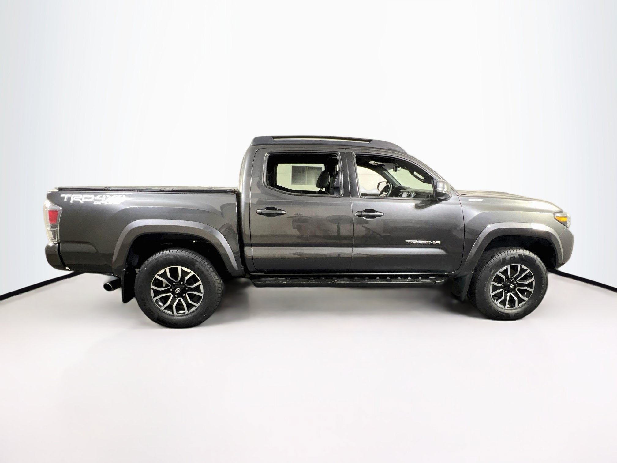 Used 2020 Toyota Tacoma TRD Sport w/ TRD Premium Sport Package AWD/4WD image 4