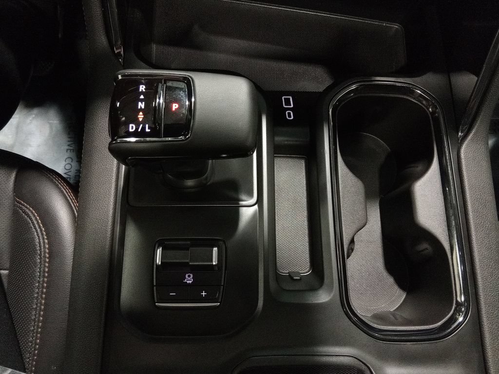 Used 2024 GMC Sierra 1500 AT4 w/ Technology Package AWD/4WD image 26