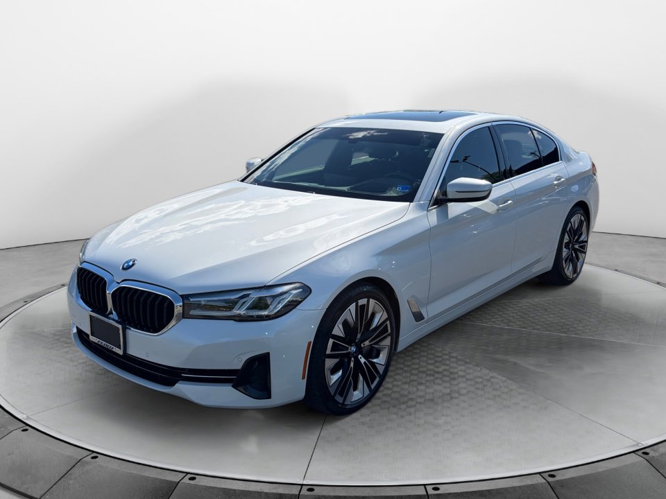 Used 2022 BMW 540i w/ Premium Package RWD image 3
