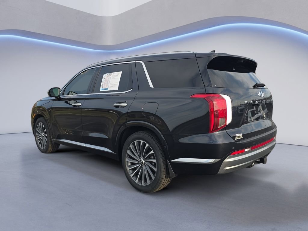 Used 2024 Hyundai Palisade Calligraphy image 3