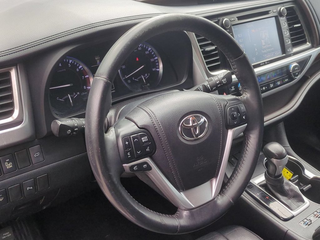 Used 2014 Toyota Highlander Limited AWD/4WD image 14