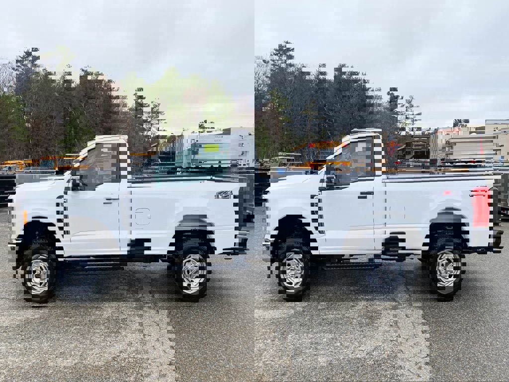 New 2026 Ford F250 XL image 2