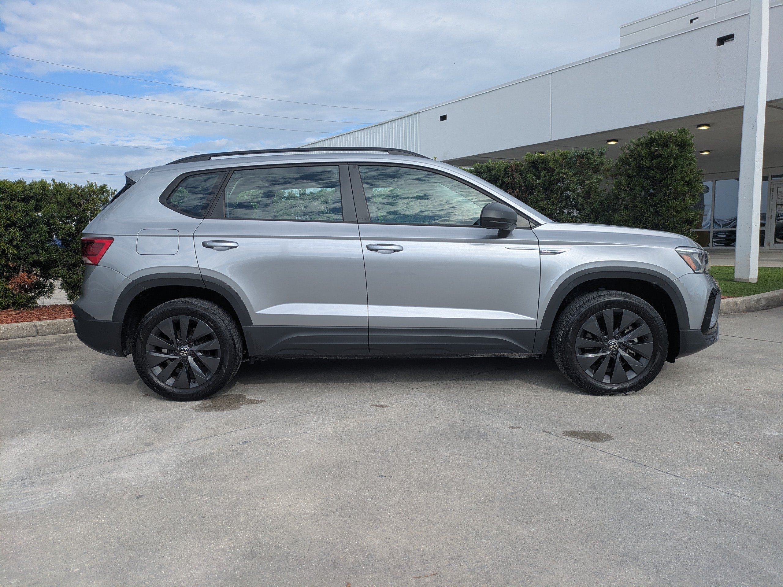 Certified 2023 Volkswagen Taos S FWD image 3
