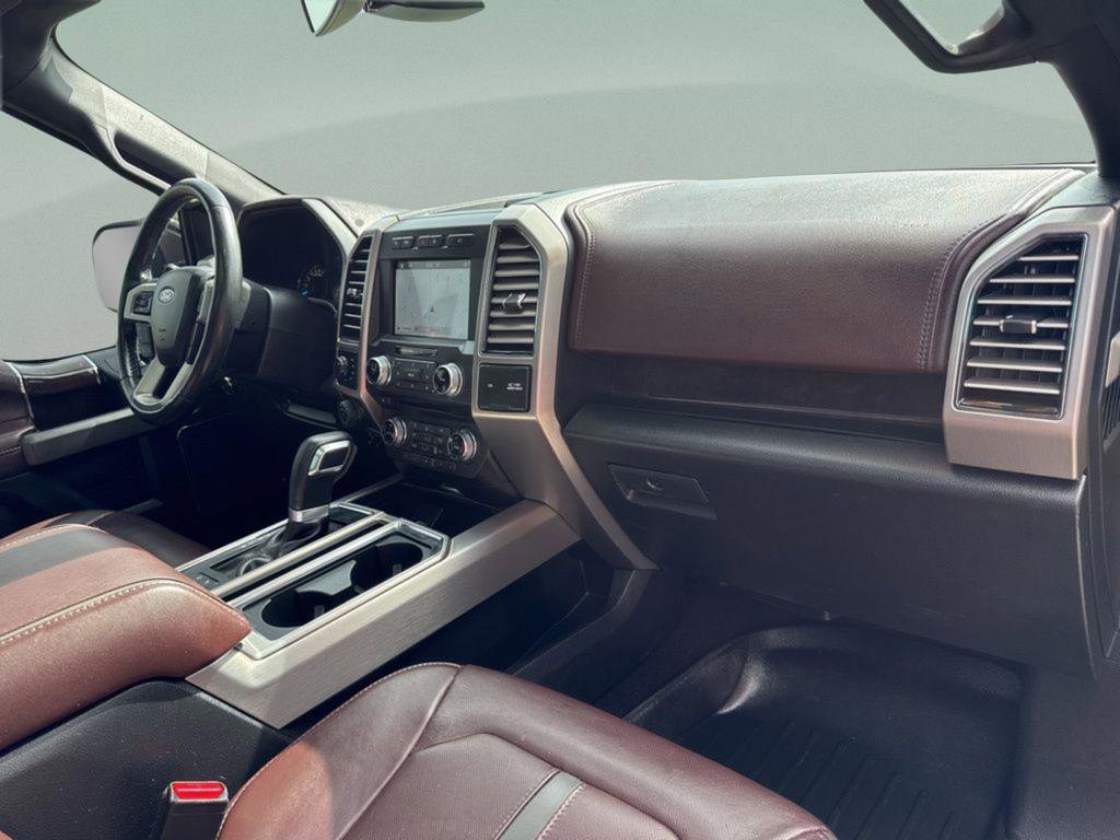 Used 2017 Ford F150 Platinum w/ Equipment Group 701A Luxury image 29