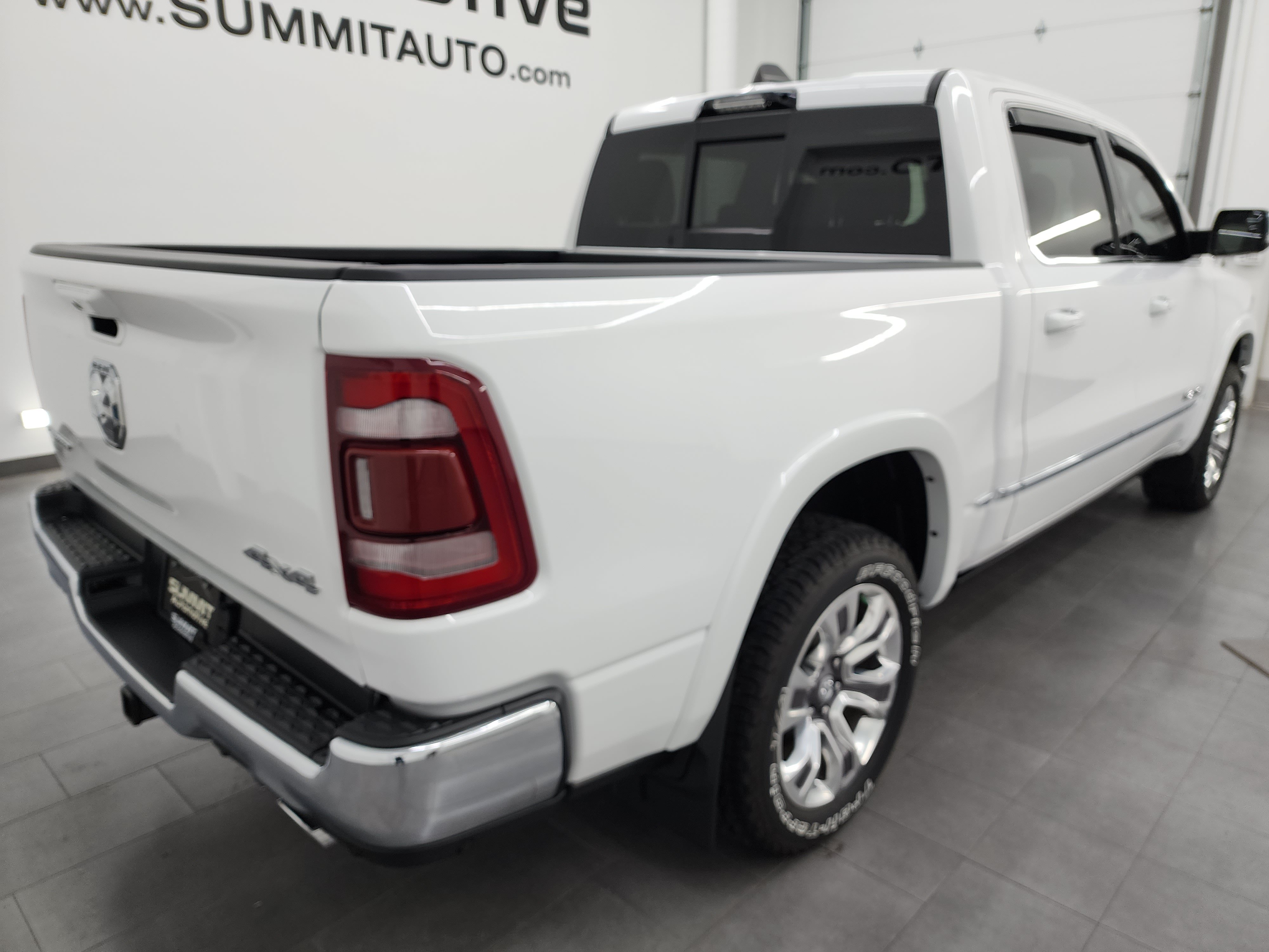Used 2023 RAM 1500 Limited AWD/4WD image 4