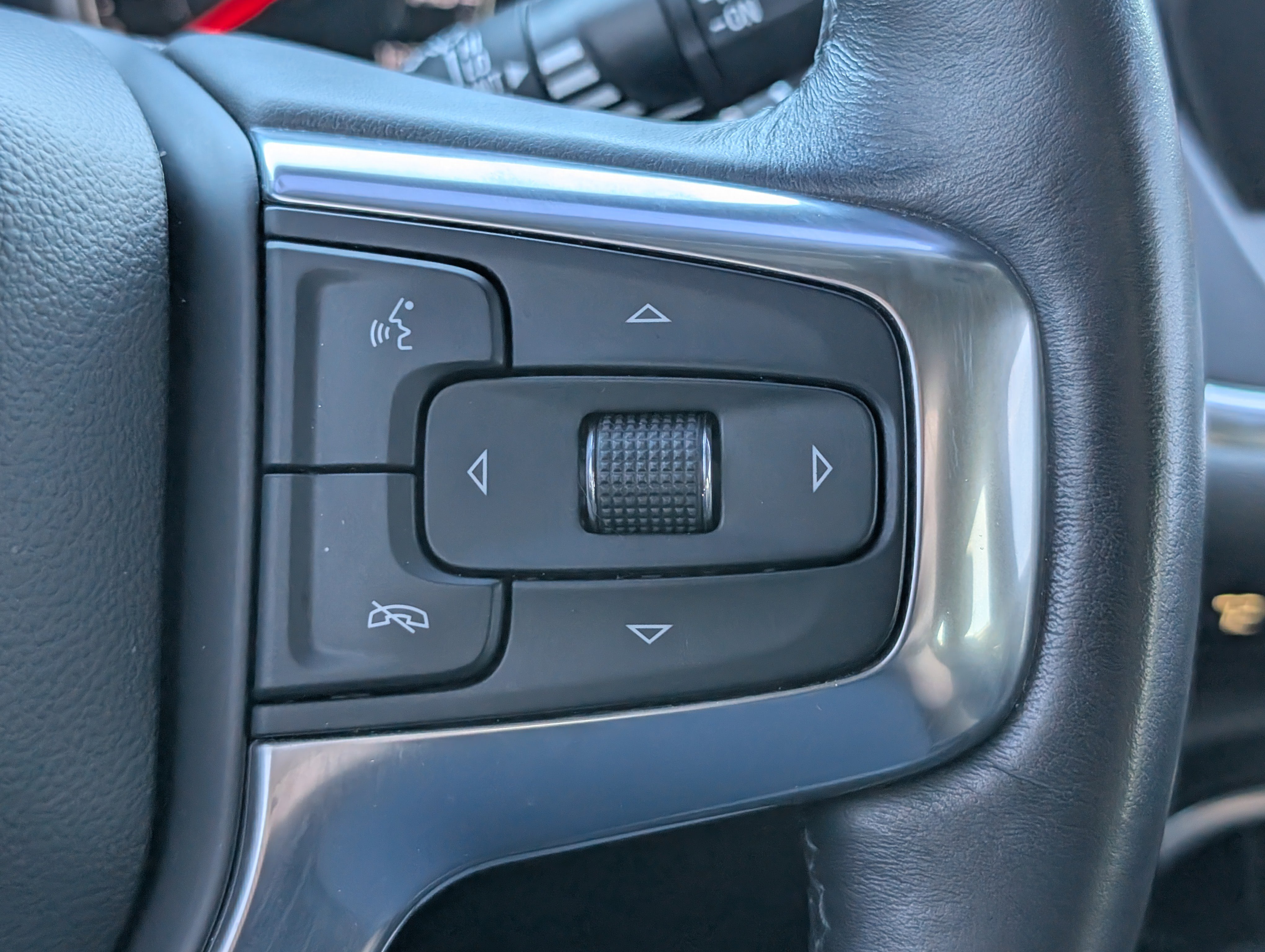 Used 2022 Chevrolet Blazer LT image 25