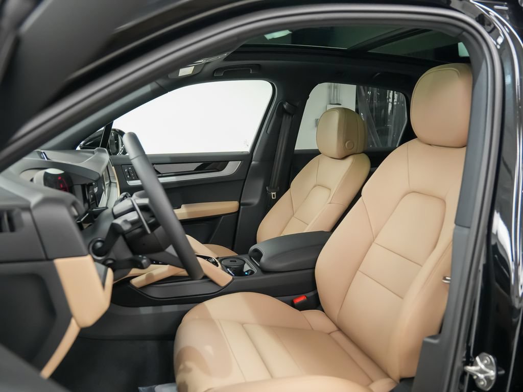 New 2026 Porsche Cayenne AWD/4WD image 5