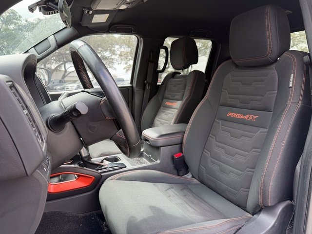 Used 2023 Nissan Frontier PRO-4X w/ Pro Convenience Package image 8