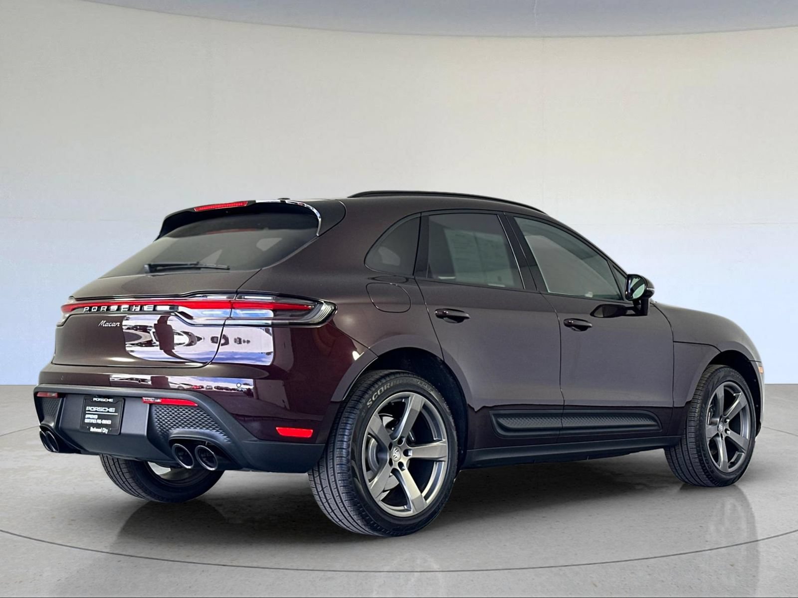 Certified 2026 Porsche Macan AWD/4WD image 8