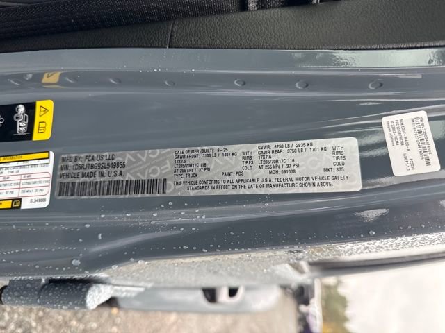 Used 2025 Jeep Gladiator Rubicon w/ Convenience Group image 16