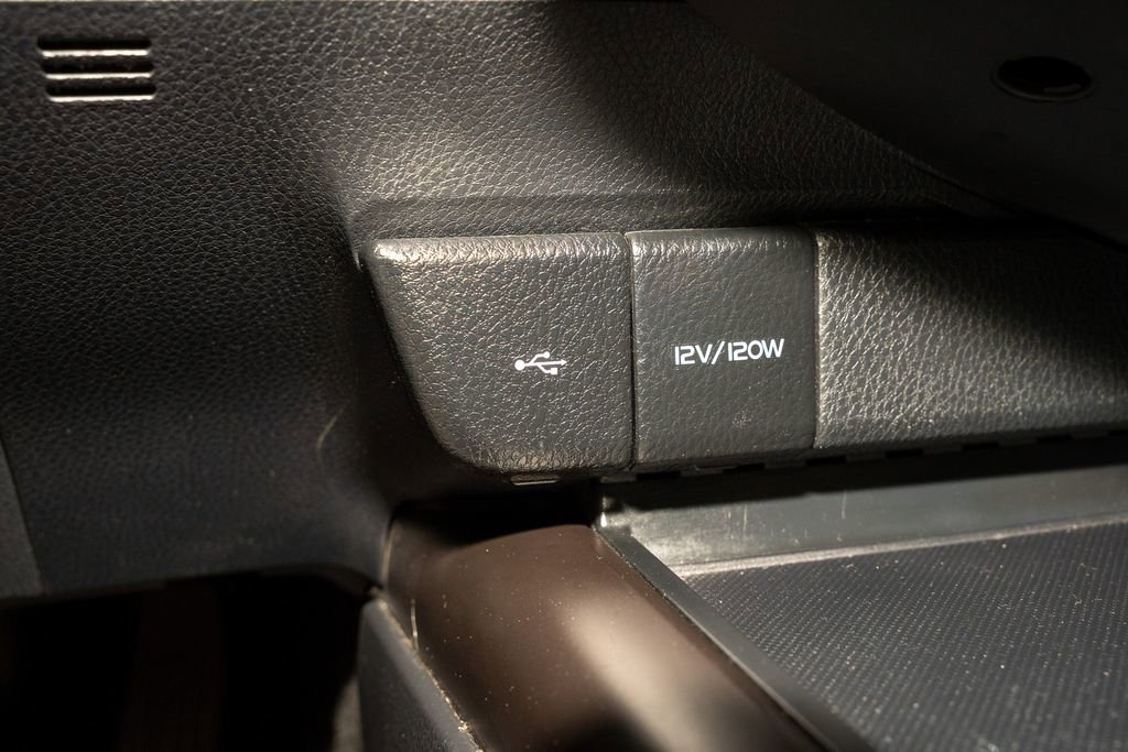 Used 2024 Toyota Camry SE image 13