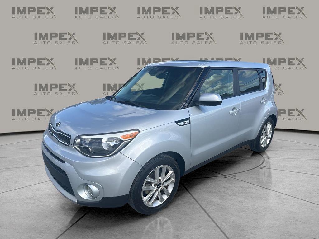 Used 2019 Kia Soul + image 1