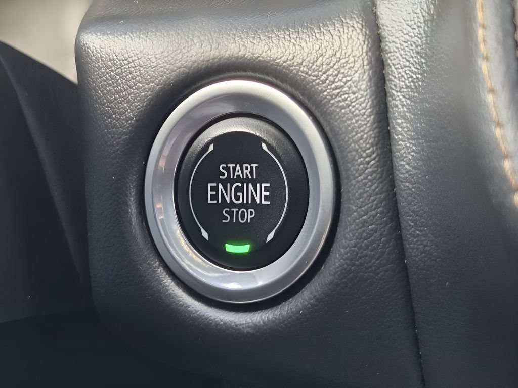 Used 2024 GMC Yukon AT4 w/ Technology Package AWD/4WD image 19