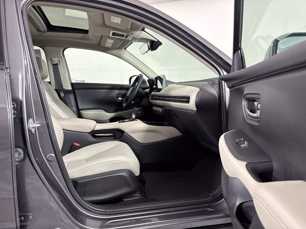 Used 2027 Honda HR-V EX-L image 7