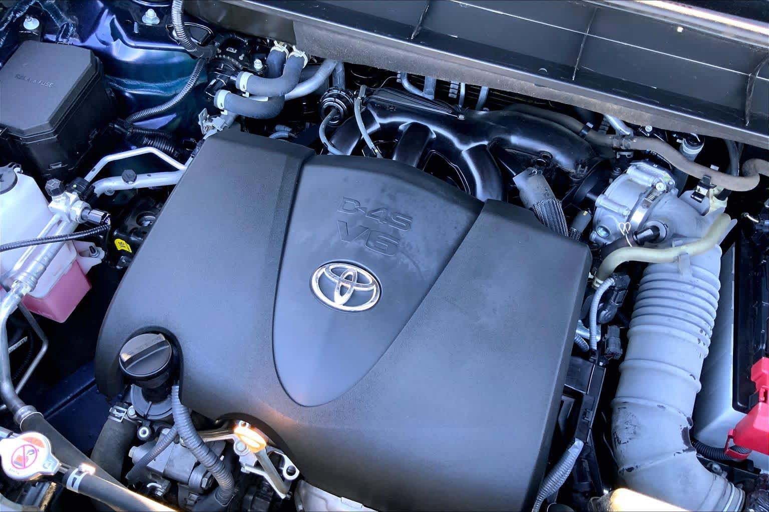 Used 2022 Toyota Highlander XLE AWD/4WD image 32