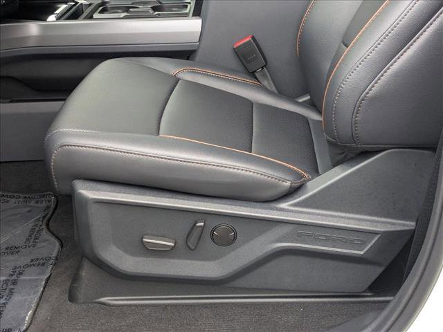 New 2026 Ford F250 Lariat w/ Black Appearance Package image 4