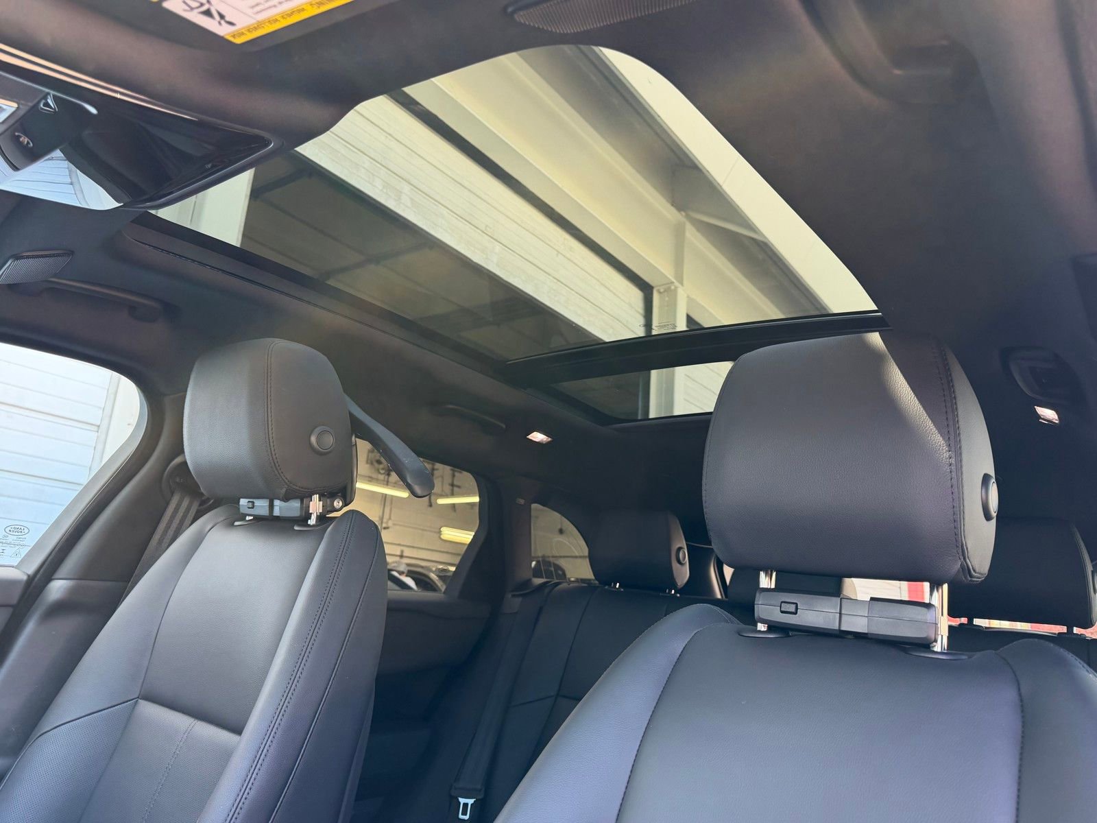 Used 2026 Land Rover Range Rover Velar Dynamic SE image 24