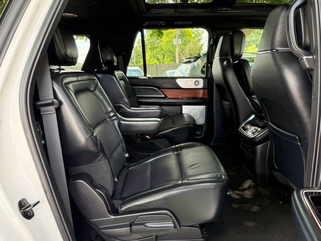 Used 2019 Lincoln Navigator L Reserve AWD/4WD image 18