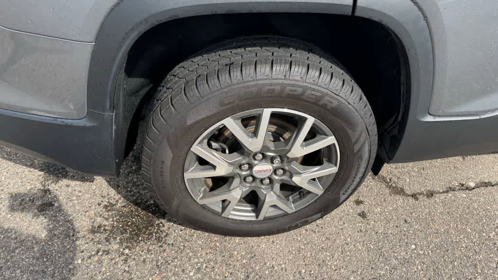 Used 2021 GMC Acadia SLE w/ Driver Convenience Package image 12