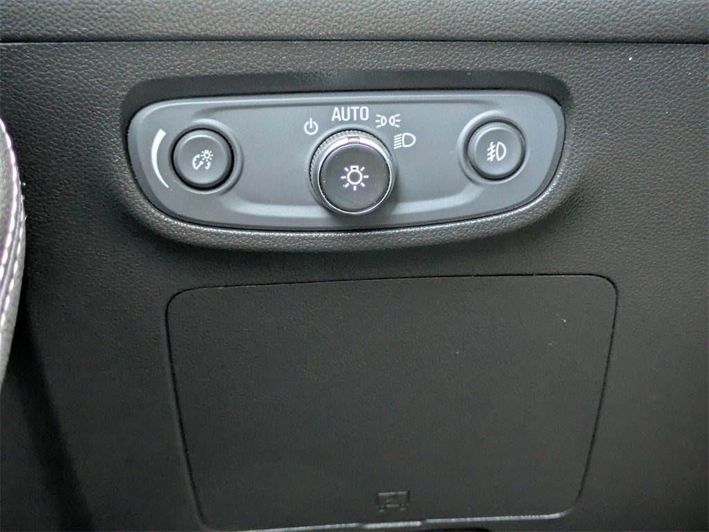 Used 2022 Buick Encore GX Select image 19