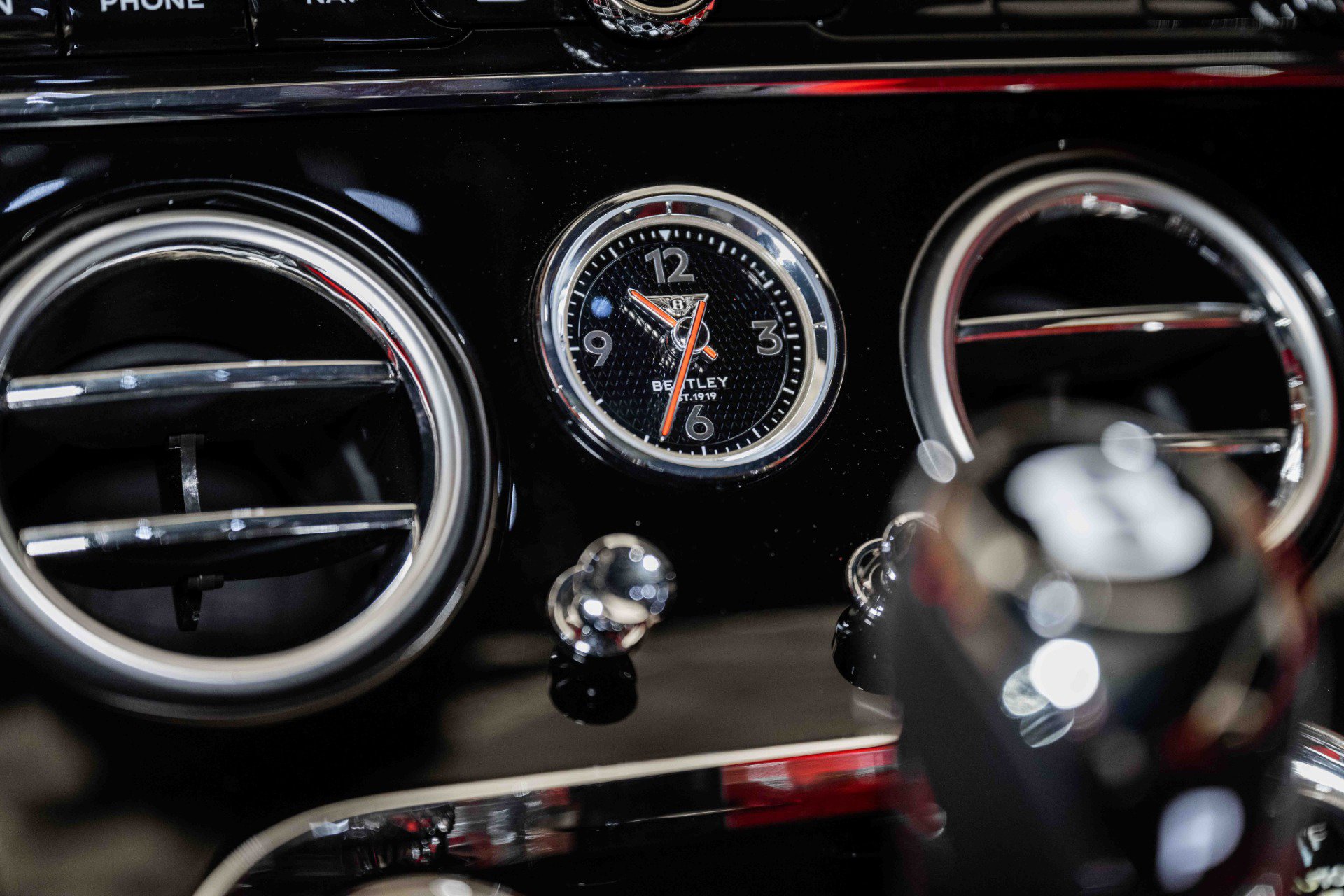 New 2024 Bentley Continental GT V8 image 31