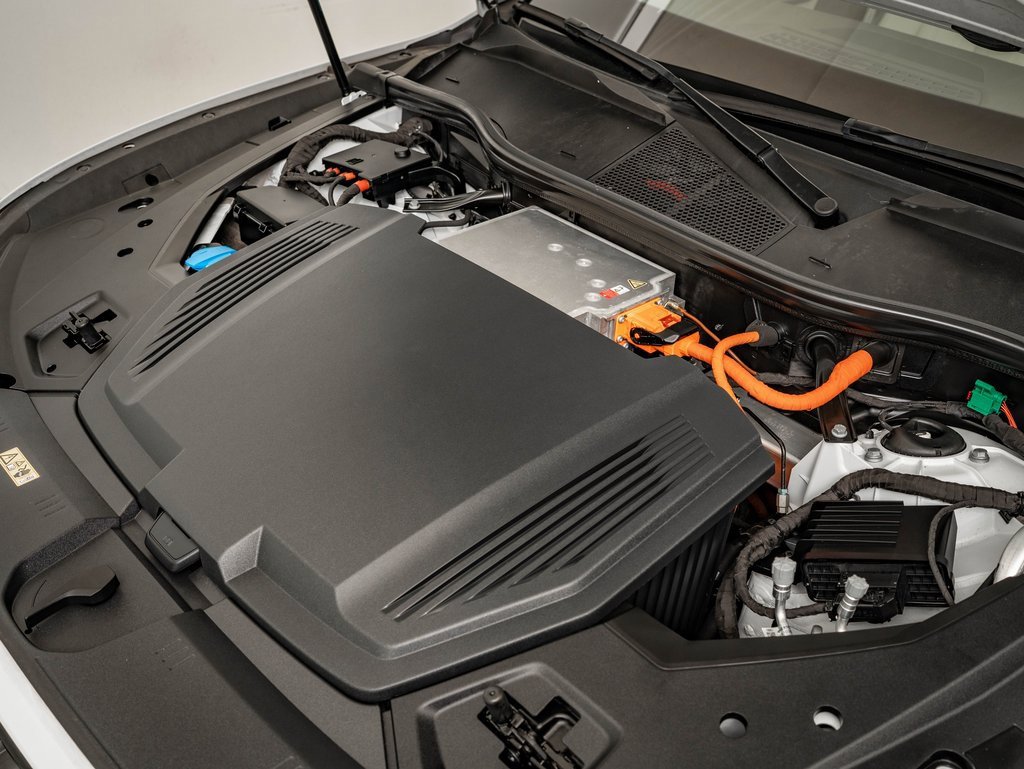 Used 2021 Audi e-tron Premium w/ Convenience Plus Package image 42